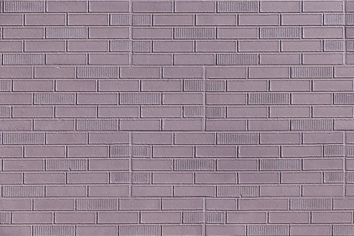 Comment rattraper un carrelage mural mal posé ?